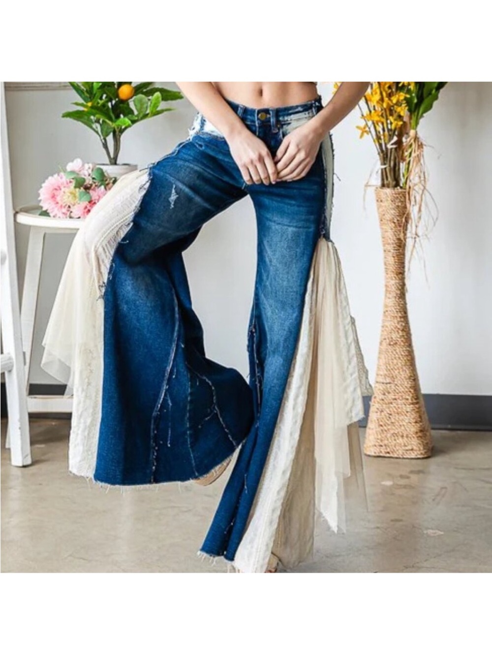 047 Oli & Hali New Lace Flare Hem Wide Leg Denim Jeans Size Medium
